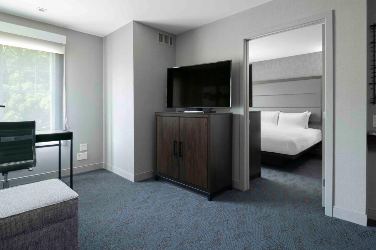 Hotel By Marriott